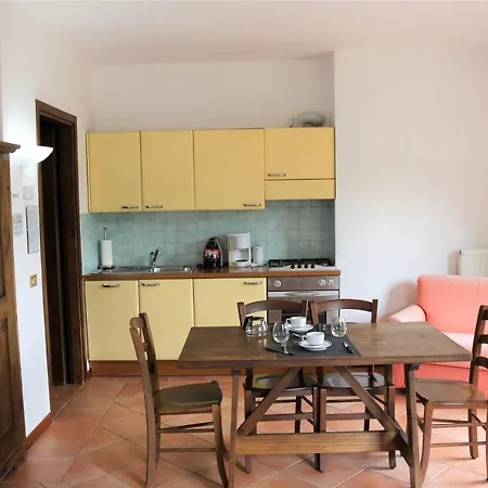 Ferrari מלון דירות 4*