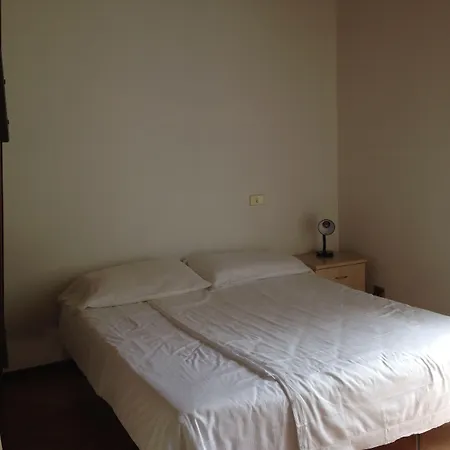 Ferrari מלון דירות קנוביו