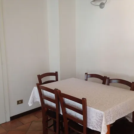 Ferrari מלון דירות קנוביו