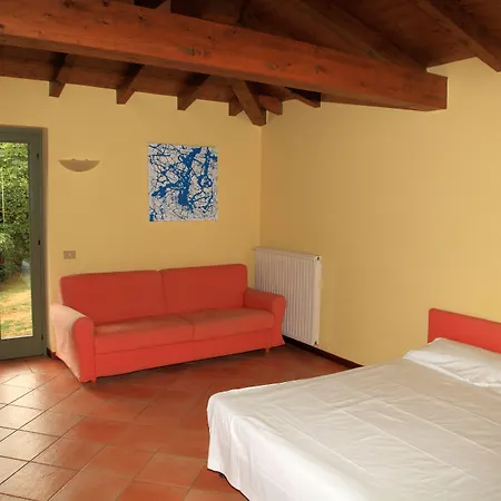 Ferrari מלון דירות